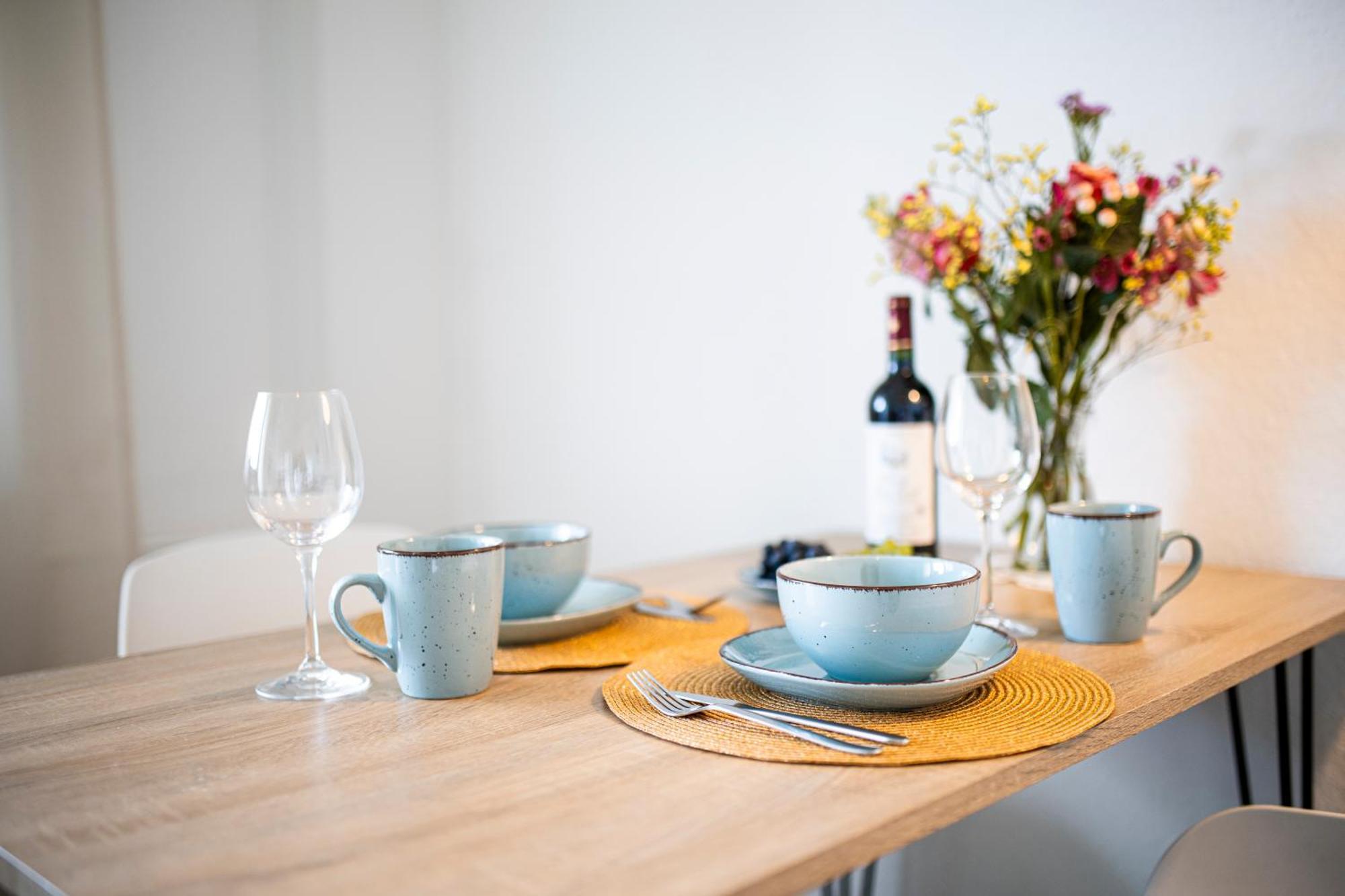 Modernes 2-Zimmer-Apartment Mit Balkon Und Netflix 예나 외부 사진